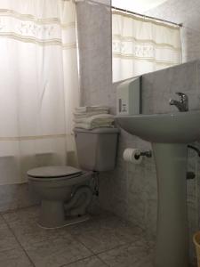 Koupelna v ubytování Hotel Blanco Encalada