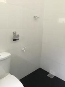 Koupelna v ubytování Cloud Inn Kandy Homestay - Kandy Perahera 2025