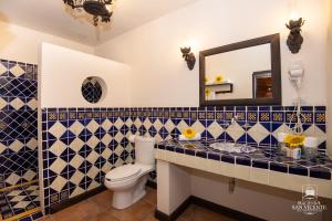 Phòng tắm tại Hacienda San Vicente