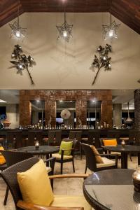 Lounge nebo bar v ubytování Katiliya Mountain Resort And Spa