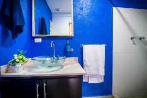 
A bathroom at Casa del Puerto Hostel & Suites
