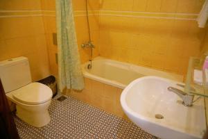 Phòng tắm tại Dai A Hotel