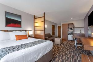 Postel nebo postele na pokoji v ubytování Microtel Inn & Suites by Wyndham Niagara Falls + 37 fotografií