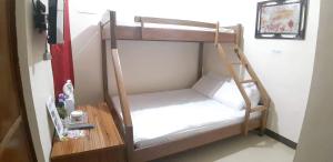 Postel nebo postele na pokoji v ubytování JaiJai's Backpackers Inn