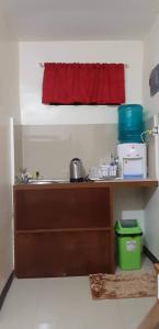 Kuchyň nebo kuchyňský kout v ubytování JaiJai's Backpackers Inn