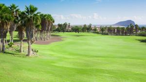 Imagen de la galería de Fantastic 3 Bedroom Townhouse Golf Del Sur - The Palms Resort, en San Miguel de Abona