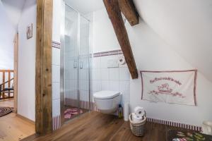 Kúpeľňa v ubytovaní KÜHBARTL SIMMERL, exklusiv und urig