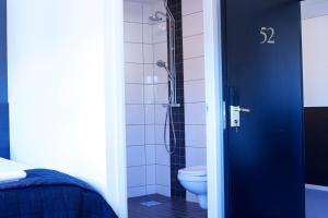 Koupelna v ubytování Nacka Stadshotell + 36 fotografií