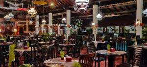 
A restaurant or other place to eat at Paku Mas Hotel
