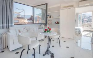 Posezení v ubytování Miramare Hotel