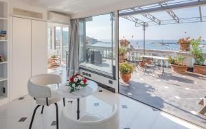 Balkón nebo terasa v ubytování Miramare Hotel