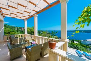 Naturlandskabet i nærheden af villaen