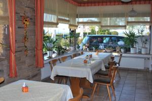 Εστιατόριο ή άλλο μέρος για φαγητό στο Hotel Restaurant Gilles