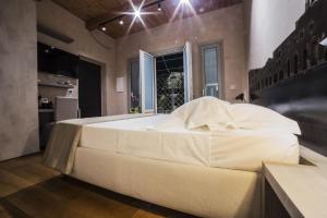 Imagine din galeria proprietății Edward Rooms & Wellness B&B în Trani +42 fotografii