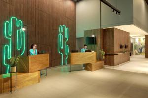 ล็อบบี้หรือแผนกต้อนรับของ ibis Styles Jakarta Simatupang