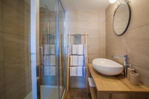 Koupelna v ubytování Apartmani Kraj mora