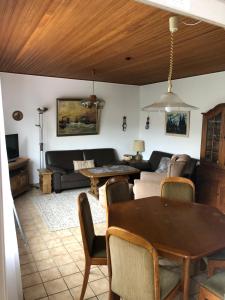 TV a/nebo společenská místnost v ubytování Haus Horst