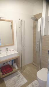 Ένα μπάνιο στο App Centar