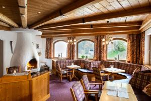 Posezení v ubytování Alpenwellnesshotel Gasteigerhof