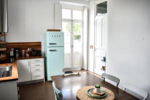 Η κουζίνα ή μικρή κουζίνα στο A Casa da Cascata +47 φωτογραφίες