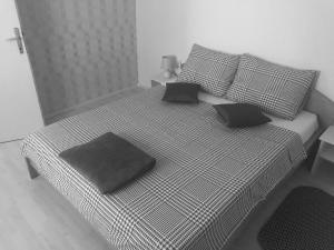 Posteľ alebo postele v izbe v ubytovaní Studio apartman Valentina