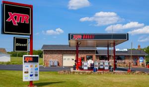 a xerox gas station with a gas pump at Winds Motel in Montague