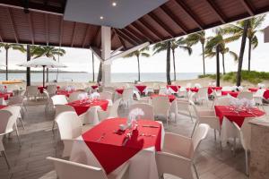 
A restaurant or other place to eat at Grand Paradise Playa Dorada - All Inclusive
