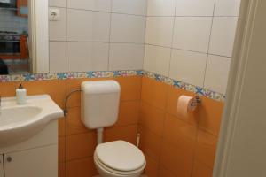 Ein Badezimmer in der Unterkunft Apartments Hodzic