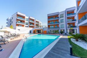 Bazén v ubytování Green Hills Suites nebo v jeho okolí