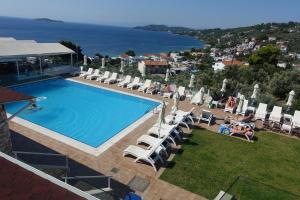 Bazén v ubytování Hotel Rene nebo v jeho okolí