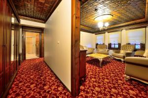 A seating area at Baglar Saray Hotel