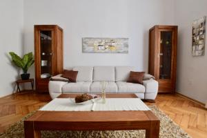 Posedenie v ubytovaní Luxury Apartment by Hi5 - Havas Street