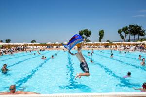Bazén v ubytovaní Hotel Il Mulinaccio alebo v jeho blízkosti