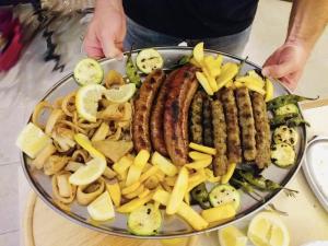 Храна в или някъде близо до хотела