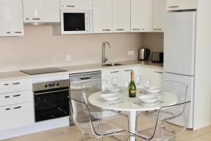 Kuchyňa alebo kuchynka v ubytovaní Brilliant 2BDR Apartment