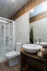 A bathroom at Camping Village Mar y Sierra