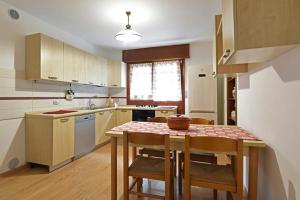 Η κουζίνα ή μικρή κουζίνα στο In Valle - Alloggio vacanze