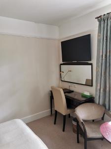 Gallery image of Hatsue Guest House in Camberley