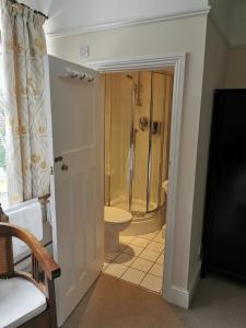 Gallery image of Hatsue Guest House in Camberley +25 photos