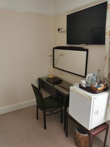 Gallery image of Hatsue Guest House in Camberley +25 photos