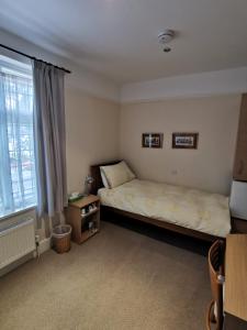Gallery image of Hatsue Guest House in Camberley