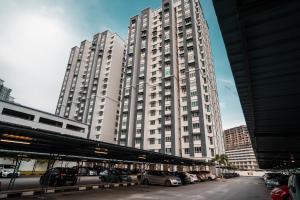 Gallery image of Moderm Spacious 6pax S PICE Penang in Bayan Lepas