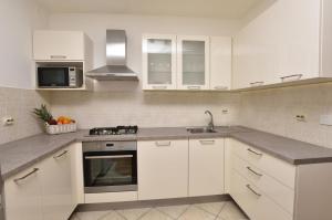 Kuchyňa alebo kuchynka v ubytovaní Apartments Brico
