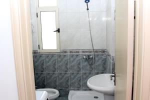 Bilik mandi di Fiqe rental +17 gambar