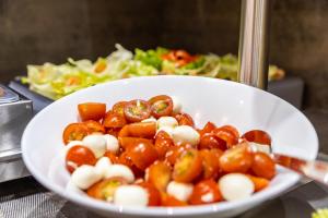 Comida no hotel ou em algum lugar perto