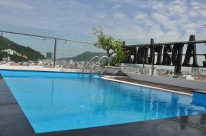 Bazén v ubytování Nếp Apartment Hotel nebo v jeho okolí