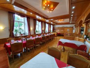Restoranas ar kita vieta pavalgyti apgyvendinimo įstaigoje Hotel & Restaurant Krone