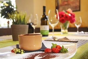 Φωτογραφία από το άλμπουμ του Vintage Castle "Schlosshof " Biker Hotel & B&B σε Prato allʼIsarco +13 φωτογραφίες