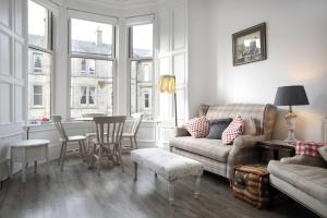 Afbeelding uit fotogalerij van 5 star beautiful & vintage, spacious apt in chic location! in Edinburgh