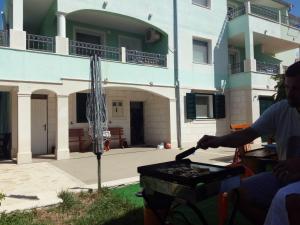 Ein Balkon oder eine Terrasse in der Unterkunft Apartman Tamara